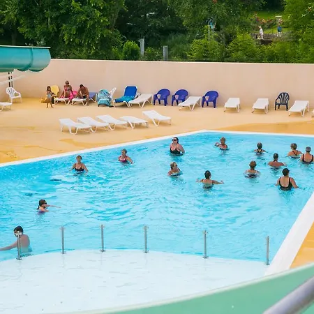 אתר קמפינג De La - 400 Metres De La