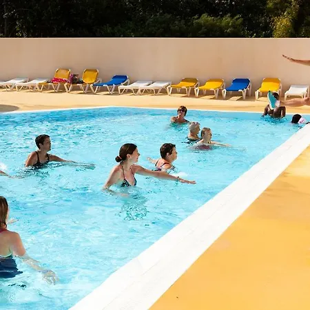 De La - 400 Mètres De La Camping